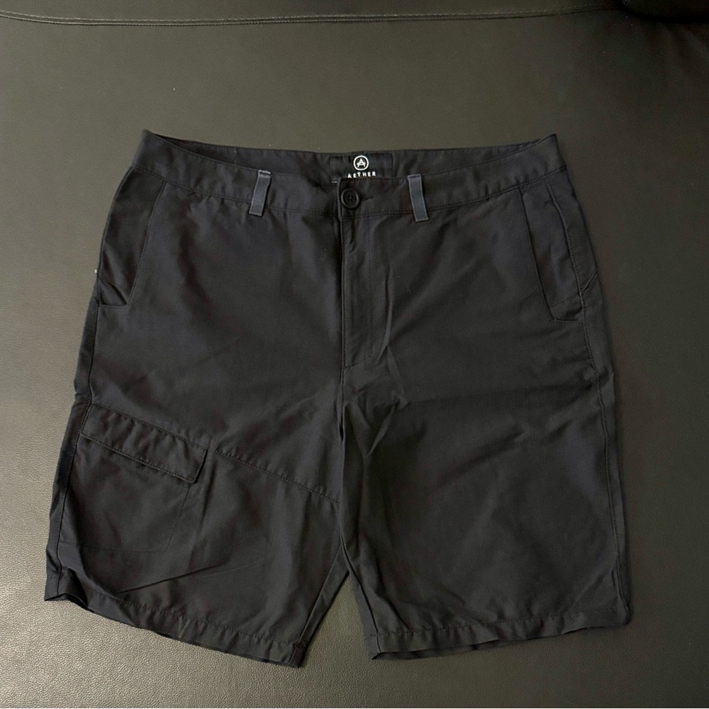 Aether Men's Black “Glade Fatigue” Shorts size 33 Cargo